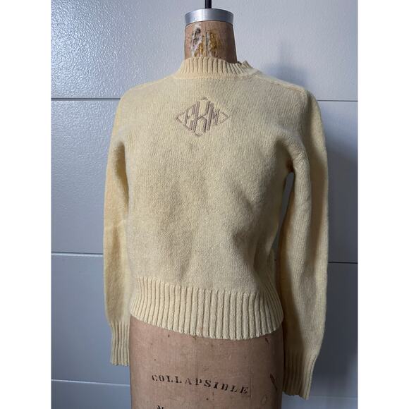 Vintage Lands End Sweater Women’s Sz S,M 100% Pure Wool Yellow monogram EKM - Picture 5 of 13